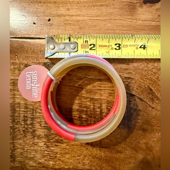 Sunshine Tienda Red and Cream Bangles - Picture 4 of 4